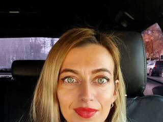 Еротичен видео чат Vicky1717