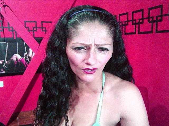 Екранни снимки на излъчване VikaMoans