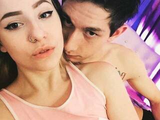 Еротичен видео чат VikiMax69