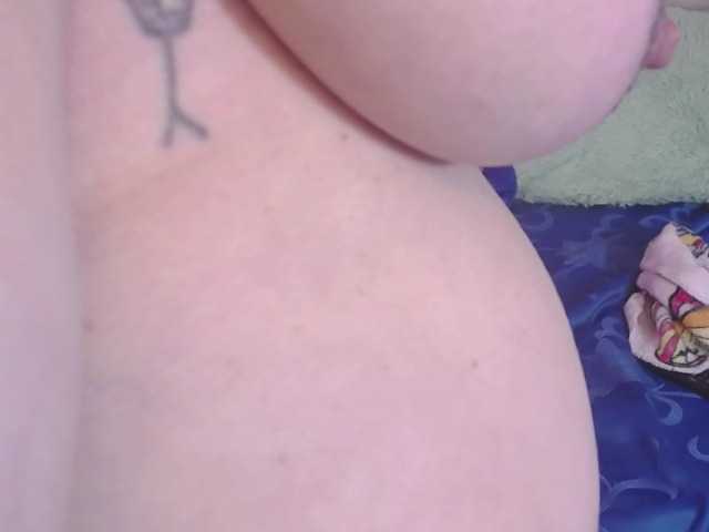 Екранни снимки на излъчване viky-hot