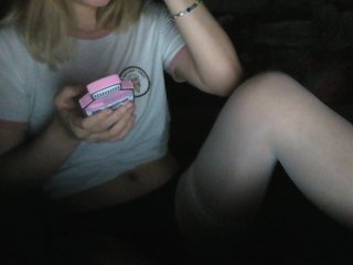 Екранни снимки на излъчване VikyPink