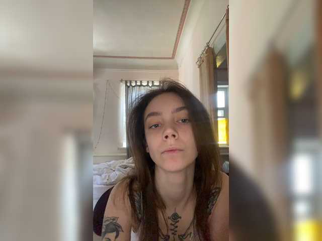 Екранни снимки на излъчване Violeta