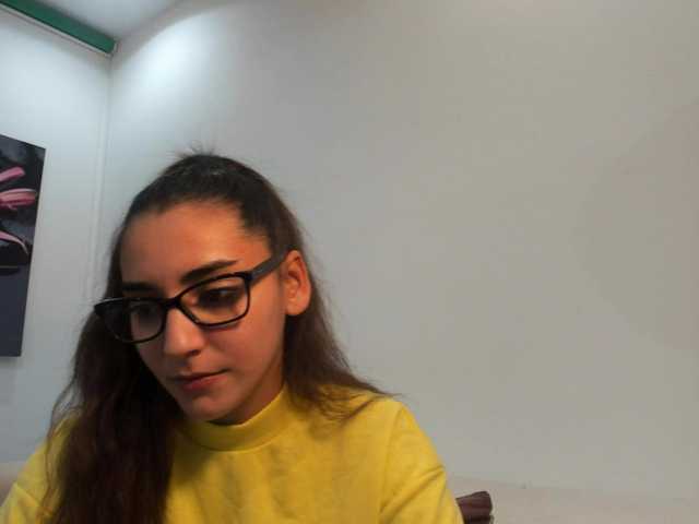 Екранни снимки на излъчване violetmyers18