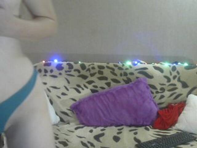 Екранни снимки на излъчване VirginiaLove