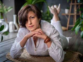 Еротичен видео чат Vivian-Violet