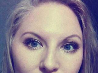 Еротичен видео чат VivianFlirty