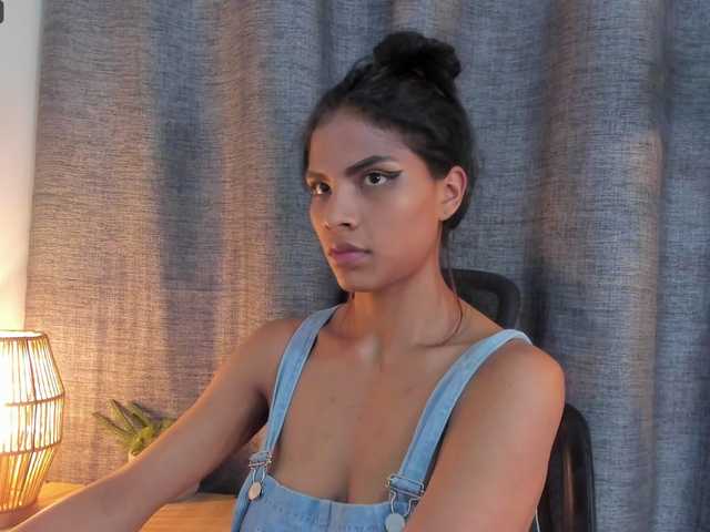 Екранни снимки на излъчване VivianSanchez