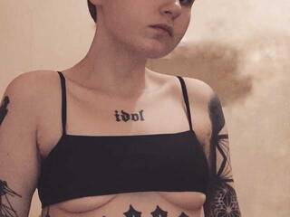 Еротичен видео чат MephQueen