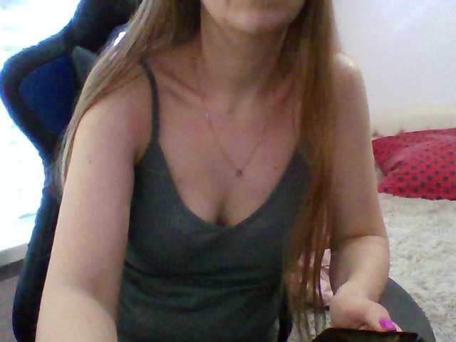 Екранни снимки на излъчване xAngelinaEsx