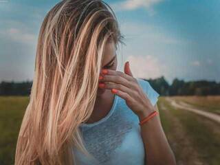 Еротичен видео чат XCHLOE69X