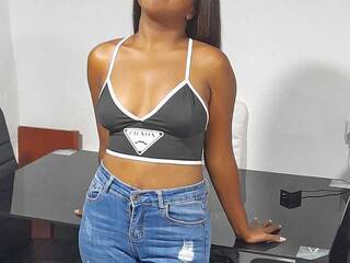 Еротичен видео чат Ximena-Mafra