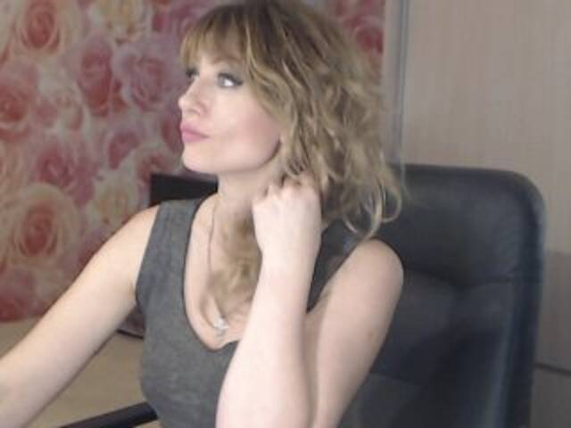 Екранни снимки на излъчване RrredQueen