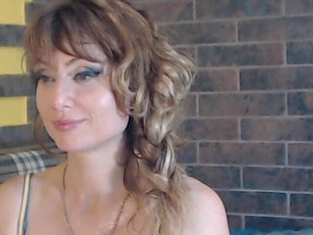 Екранни снимки на излъчване RrredQueen