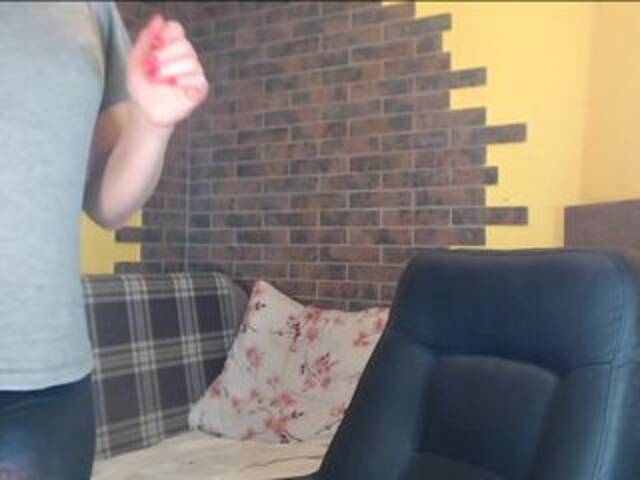 Екранни снимки на излъчване RrredQueen