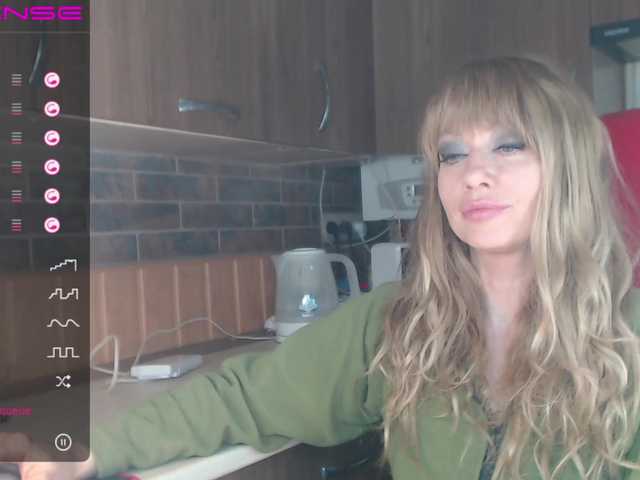 Екранни снимки на излъчване RrredQueen