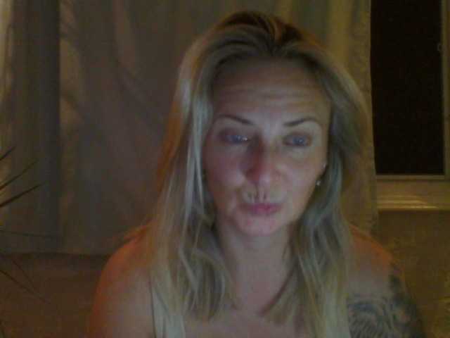 Екранни снимки на излъчване XswetaX