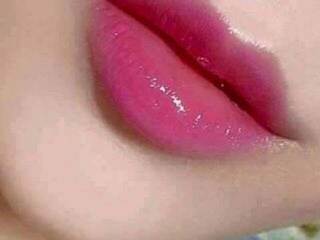 Еротичен видео чат xxYummyKiss