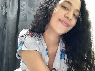 Еротичен видео чат YessiAlbani