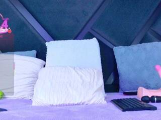 Еротичен видео чат YesyHills