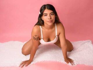 Еротичен видео чат YvonneCollins